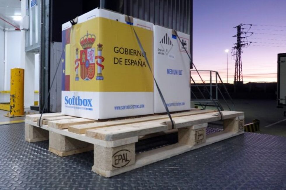 Las vacunas llegan a una Europa semiconfinada y miedosa ante nueva cepa del virus