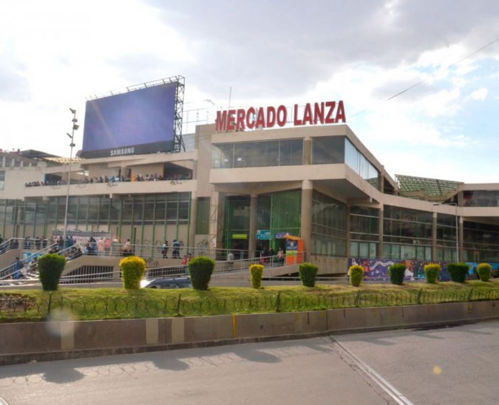 Vuelven a robar joyas en mercado de La Paz y revisan las cámaras para identificar a ladrones