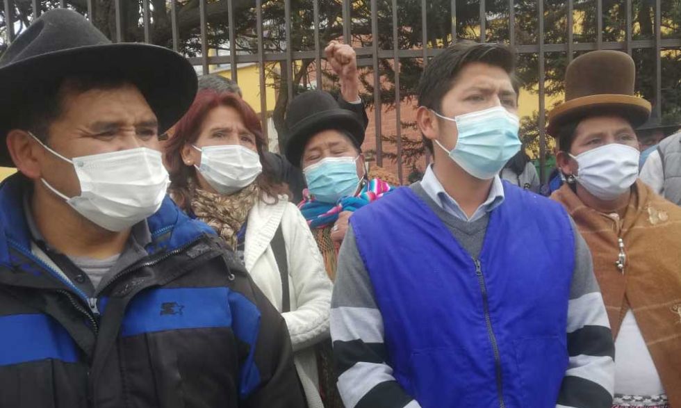 Una regional del MAS en El Alto expulsa a Eva Copa