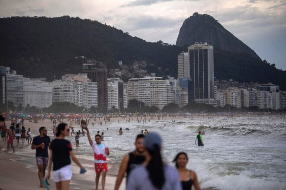 Grupo clínico brasileño negocia compra de 5 millones de vacunas indias contra el covid