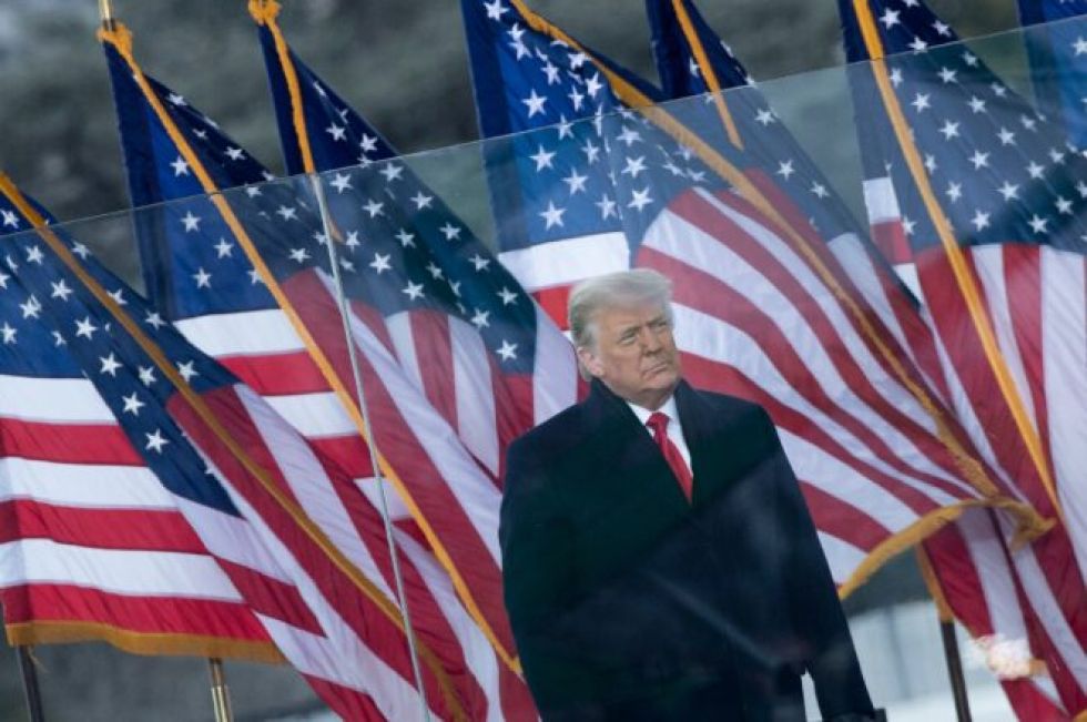 Trump condena caos en el Capitolio y promete una transición “tranquila”