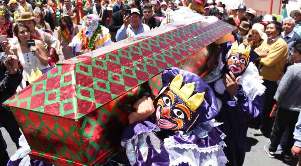 La Paz suspende actividades carnavaleras y abre posibilidad de postergar la Alasita