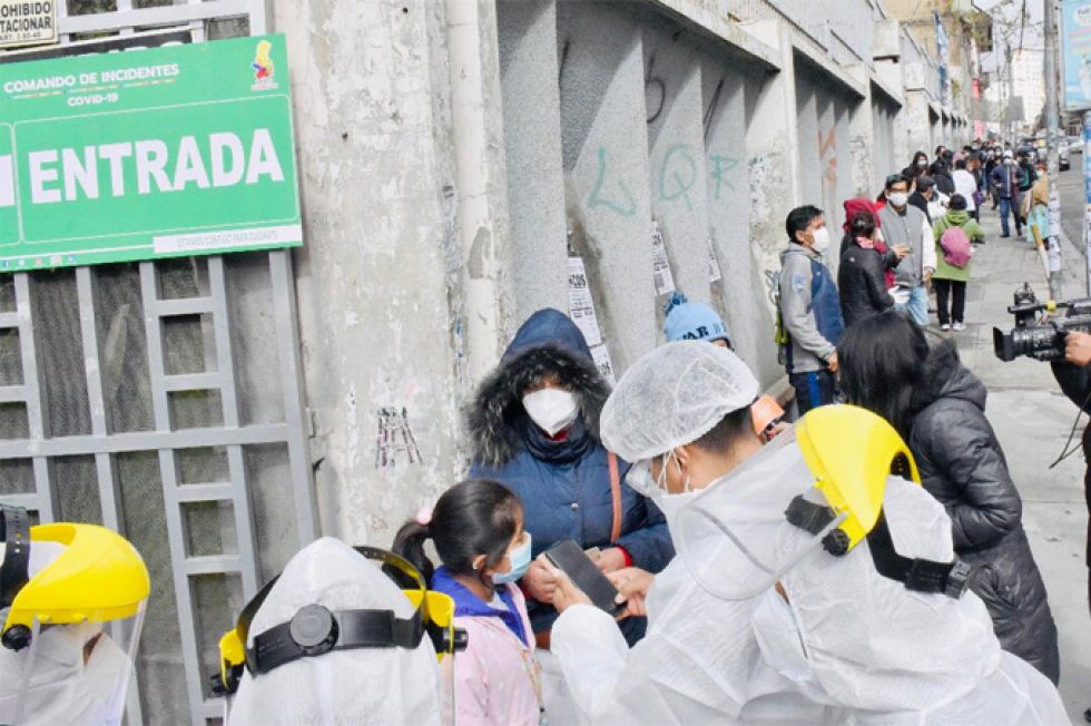 La Paz: Gobierno dice que pruebas masivas permitirán atención oportuna con más médicos
