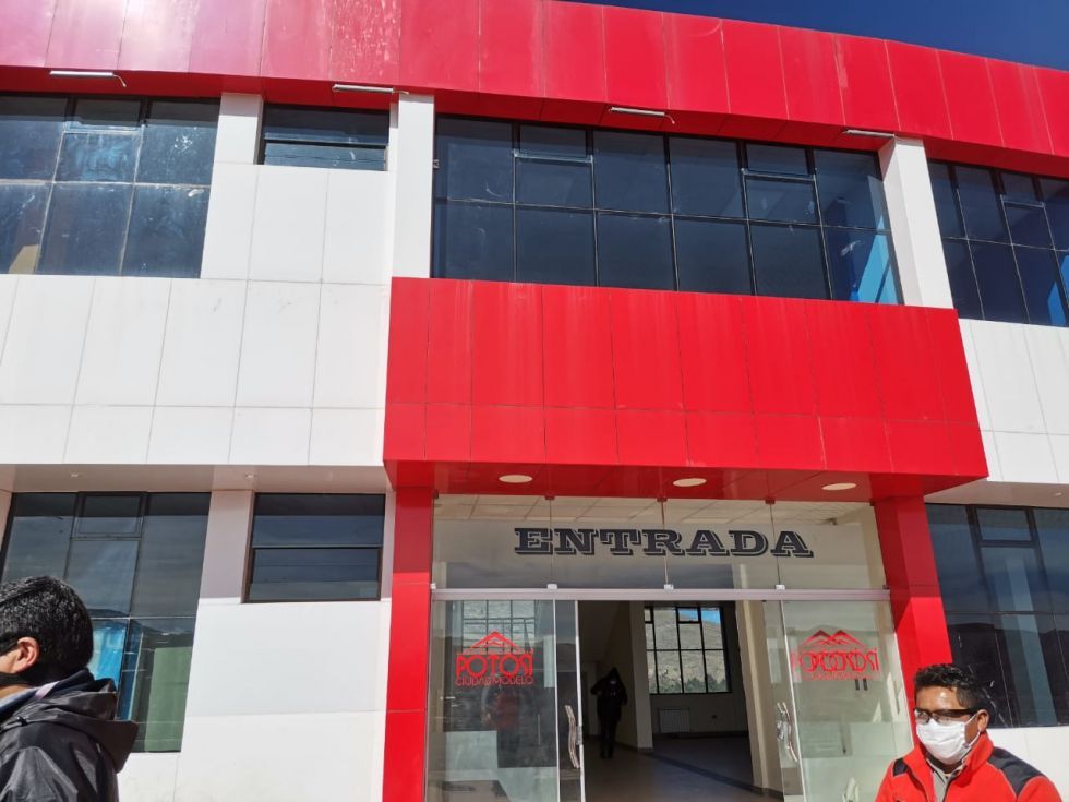 Concejo denuncia mala atención en el Centro Covid Municipal, encargado de salud desmiente