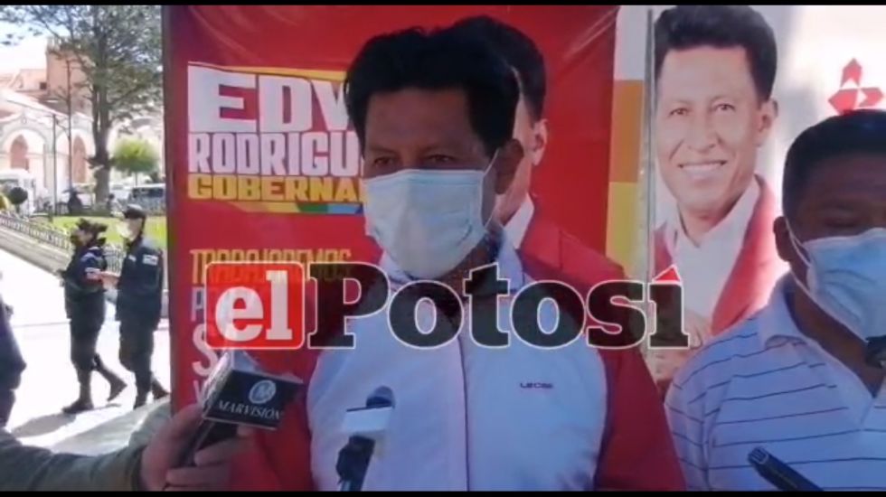 Candidato a gobernador de Potosí continúa con campaña