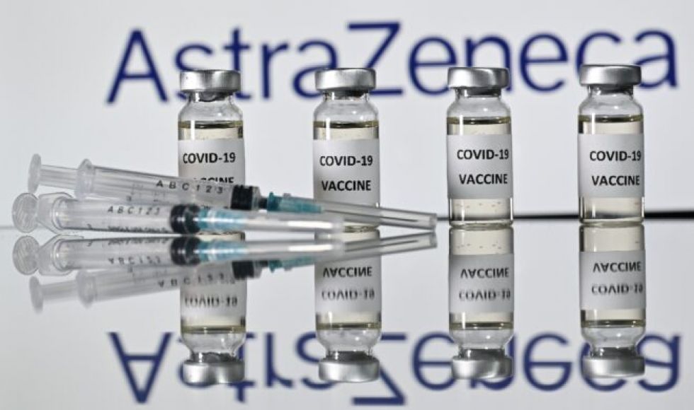 Surge confusión y cruce de declaraciones entre AstraZeneca y UE sobre el retraso en las vacunas