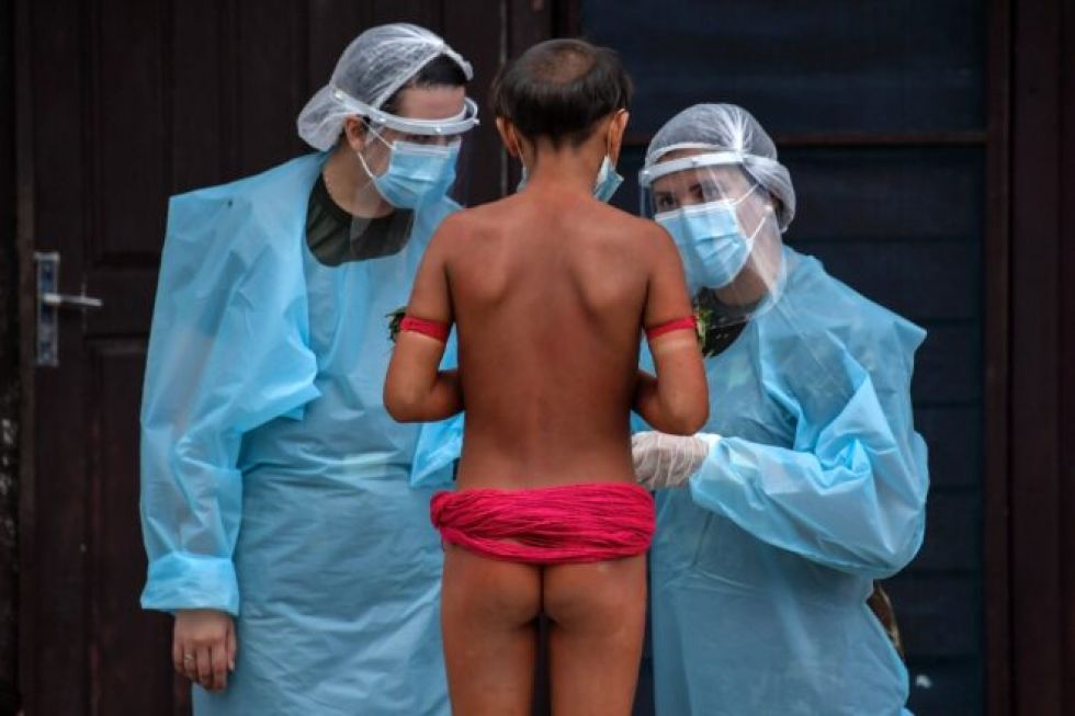 Yanomamis denuncian muerte de nueve niños con síntomas de covid en Brasil