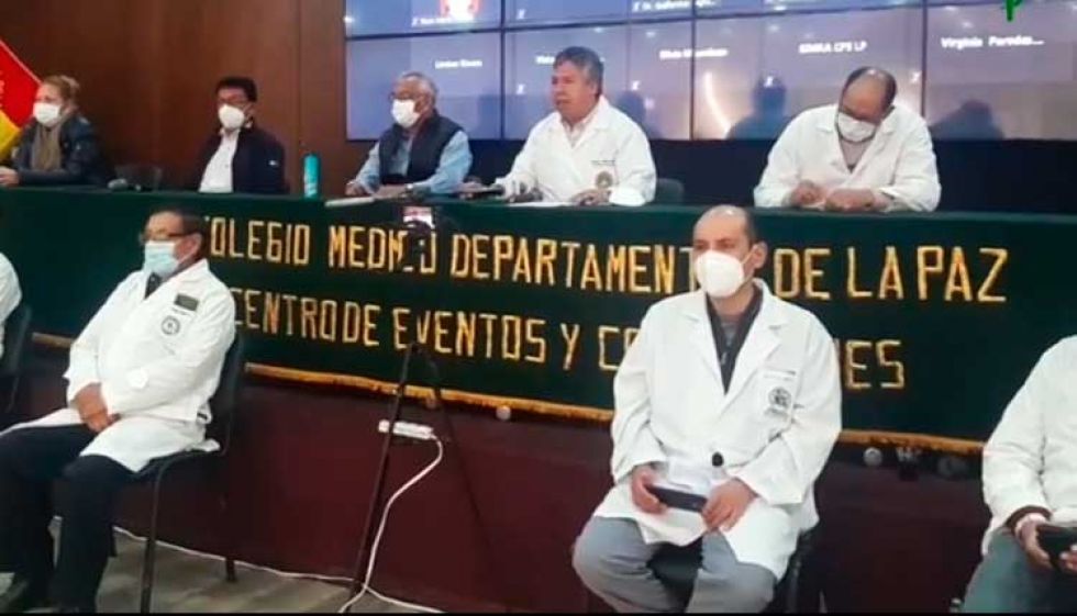 Médicos en La Paz denuncian proyecto de ley que permitirá contratar personal extranjero