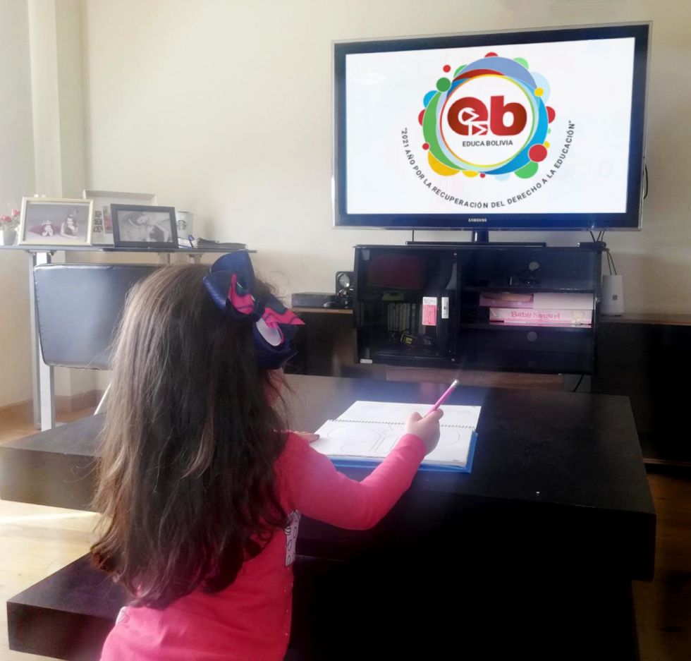 Estas son las materias y horarios de la educación a distancia que se emitirá por medios estatales desde hoy