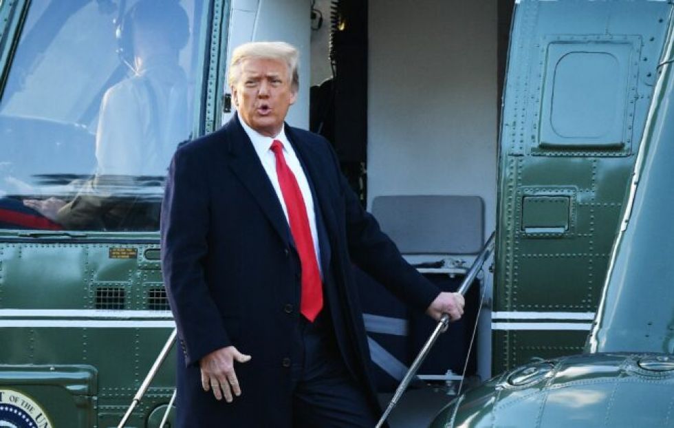 Trump contrata nuevos abogados a días de su juicio político en EEUU