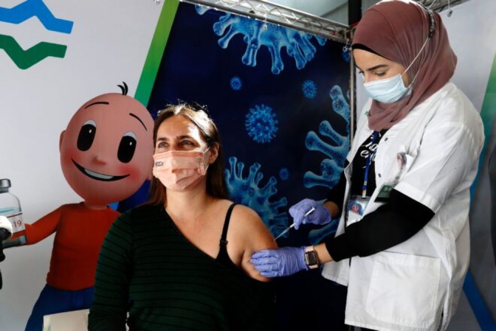 La vacuna protege pero genera dudas sobre la inmunidad en Israel