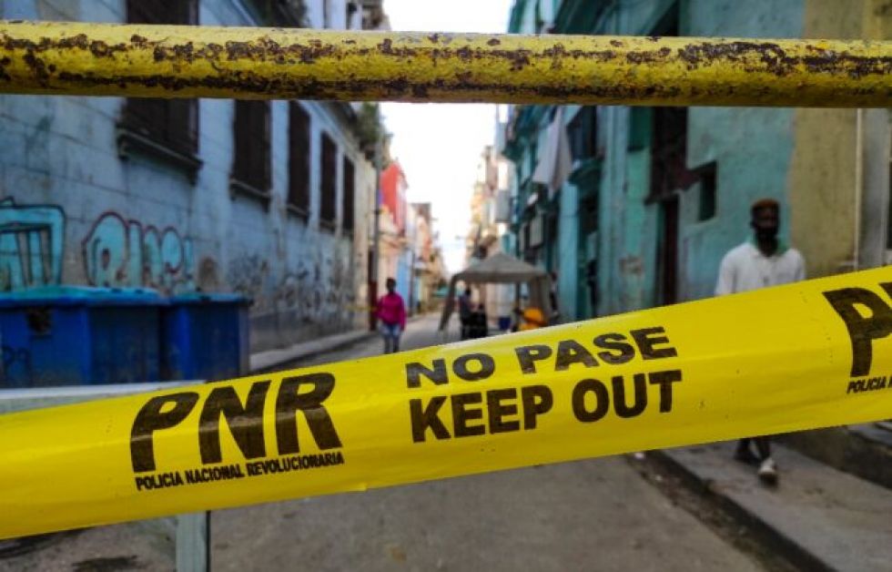 Cuba enfrenta repunte del coronavirus con toque de queda en La Habana