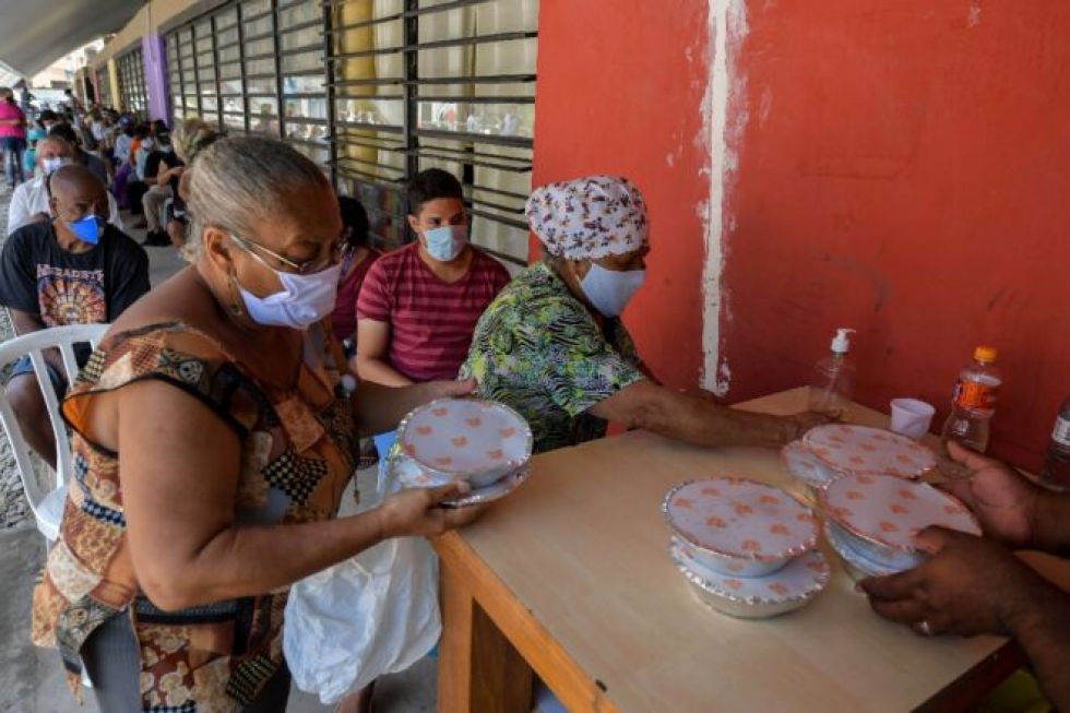 Diez grandes favelas de Brasil lanzarán un “Banco del G10”