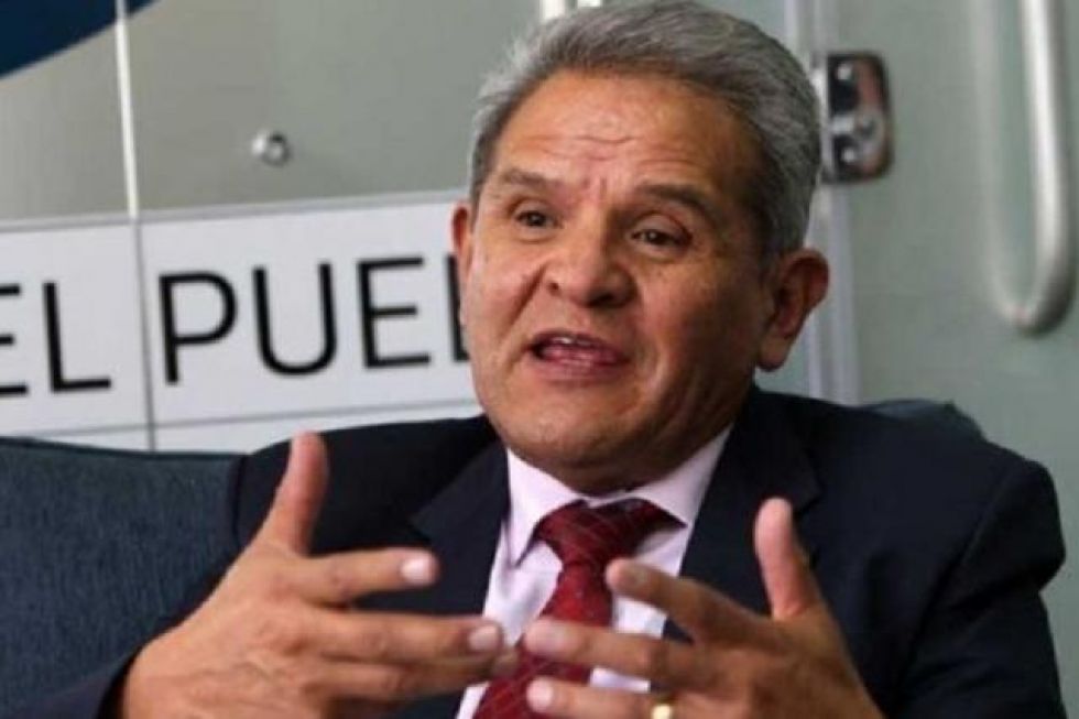 El Senado aprueba homenaje póstumo a Rolando Villena