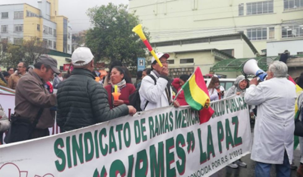 La Paz: Médicos aseguran una movilización nacional en rechazo a Ley de Emergencia