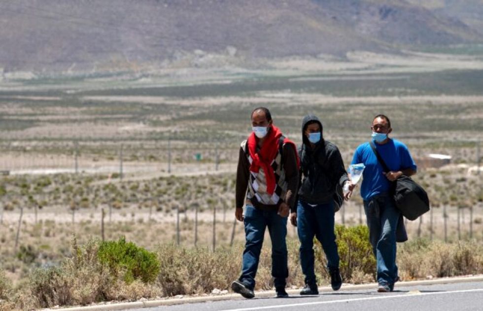 Migrantes venezolanos sufren condiciones extremas del altiplano andino al entrar en Chile