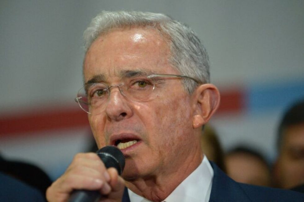 Fiscal pide archivar investigación penal contra expresidente Uribe en Colombia