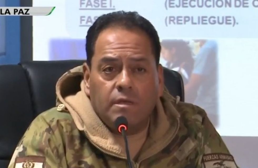 Fiscalía emite orden de aprehensión contra excomandante de las FFAA