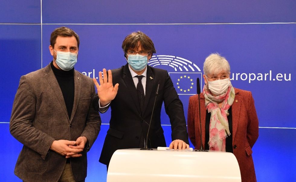 Parlamento Europeo suspendió la inmunidad de tres eurodiputados catalanes