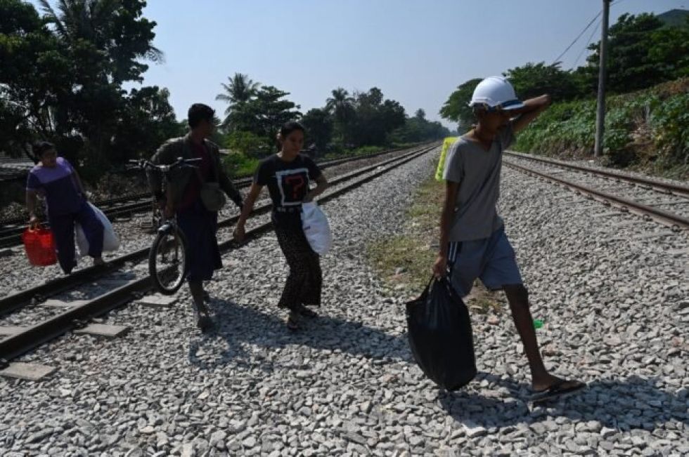 Fuerzas de seguridad lanzan redada contra trabajadores y la ONU sigue dividida sobre Birmania