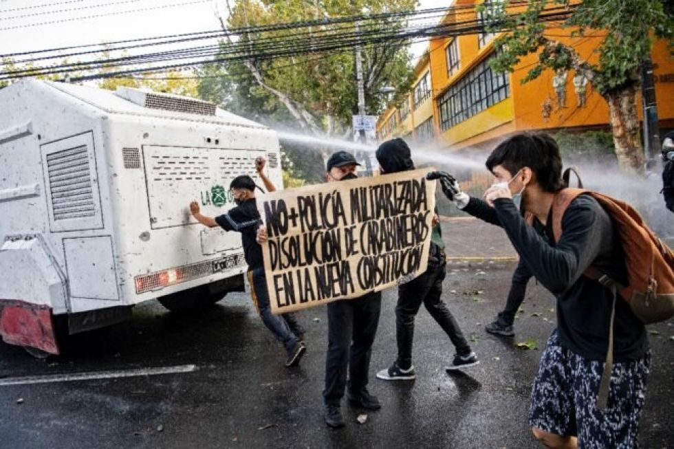 Chile avanza entre incertidumbre e ilusión a una histórica elección de constituyentes