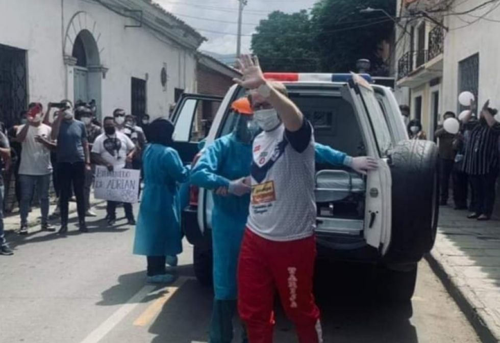 El gobernador tarijeño Adrián Oliva es dado de alta tras vencer a la covid 19