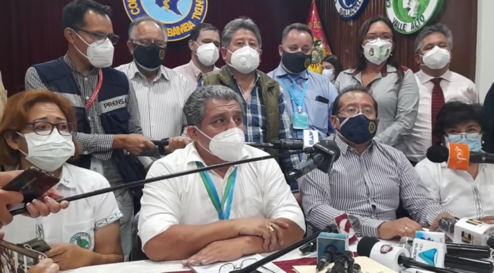 Médicos del país determinan seguir con el paro y se vuelven a reunir el viernes