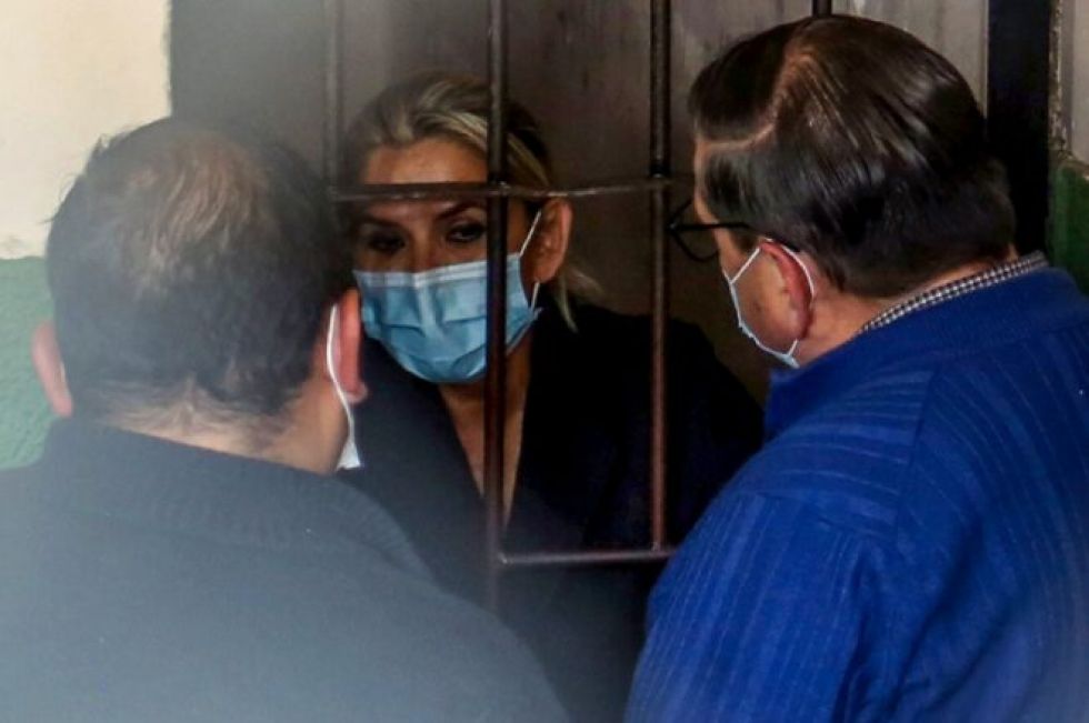 Oposición en Bolivia rechaza en bloque detención de expresidenta Jeanine Áñez