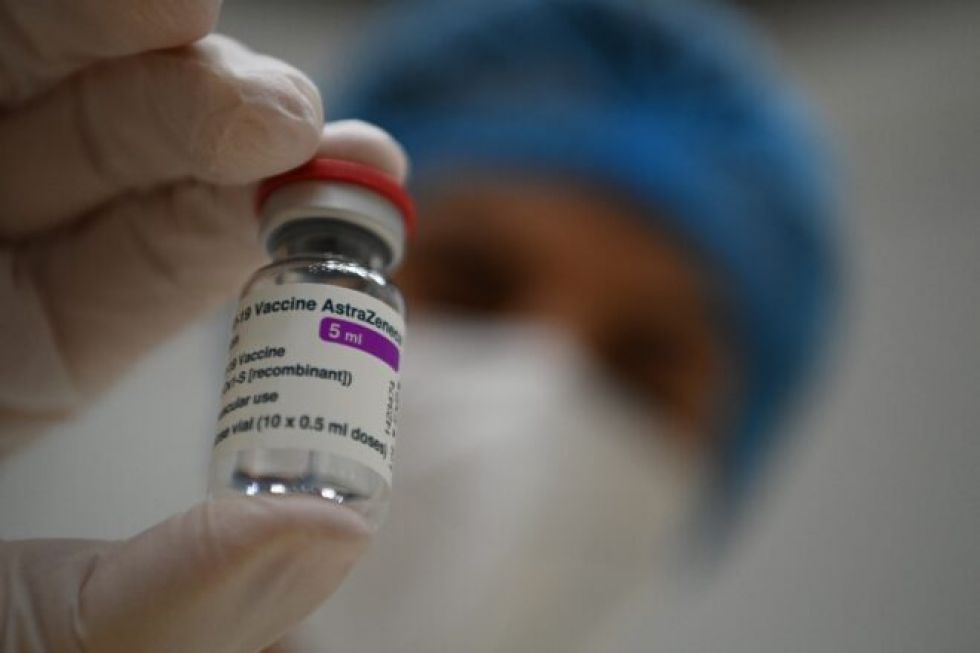 Varios países retoman la vacunación con AstraZeneca