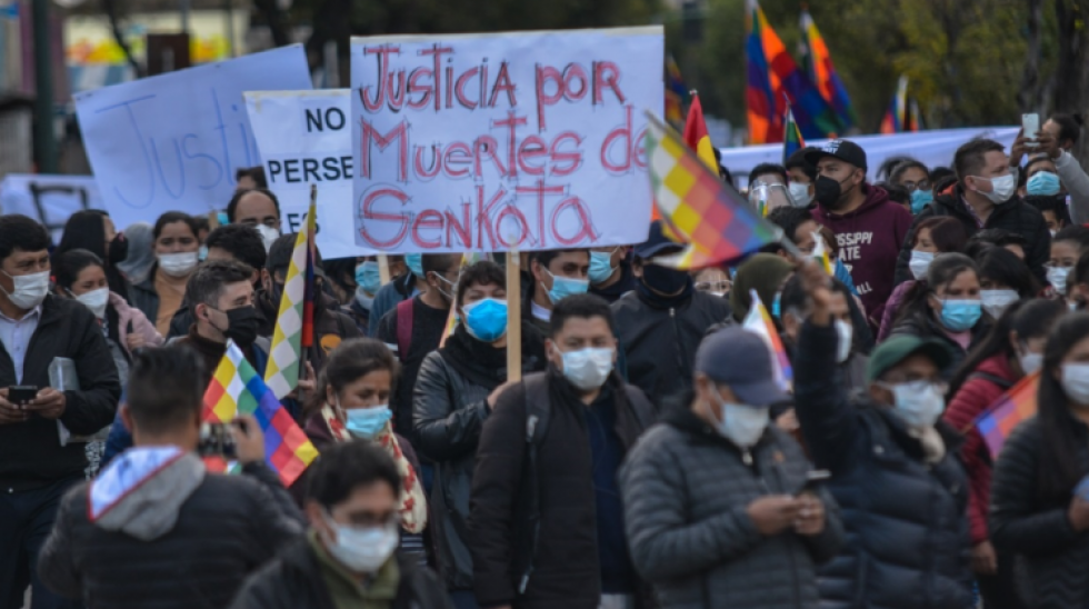 Afines al MAS marchan en demanda de justicia y Conade alista cabildo para defender la democracia