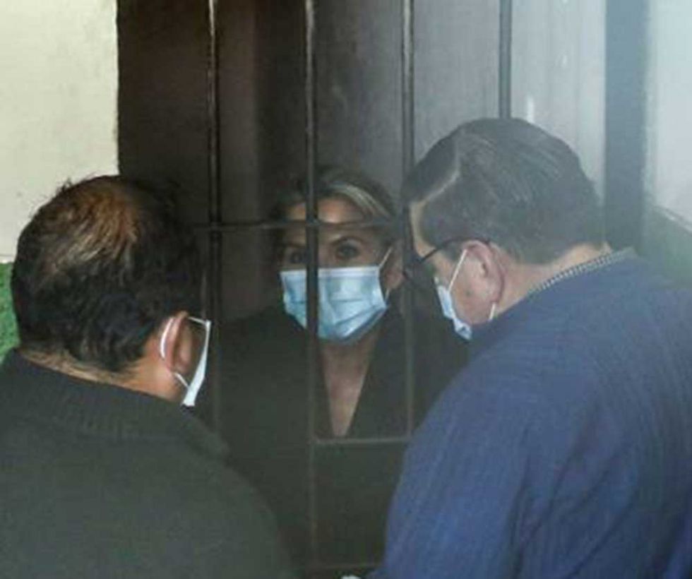 La expresidenta Añez estará ‘indefinidamente’ en área de aislamiento