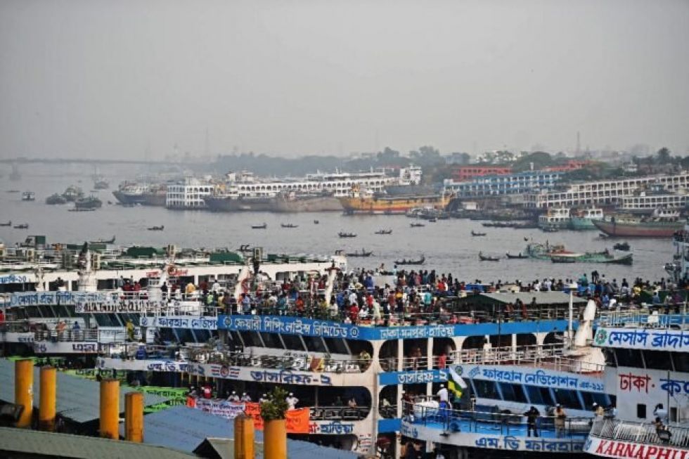 Reportan que hay 26 muertos en naufragio de un ferry en Bangladés