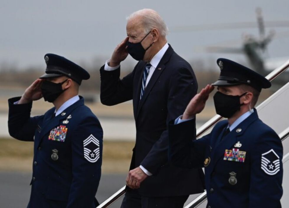 Biden anunciará medidas para controlar las armas en EEUU