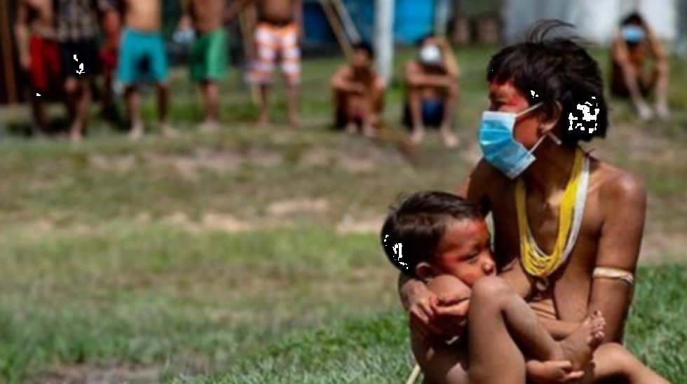 Brasil: indígenas denuncian que mineros ilegales adquieren vacunas con oro