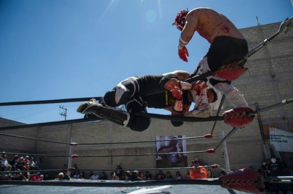 Los luchadores mexicanos afirman que no se rinden ante la covid-19
