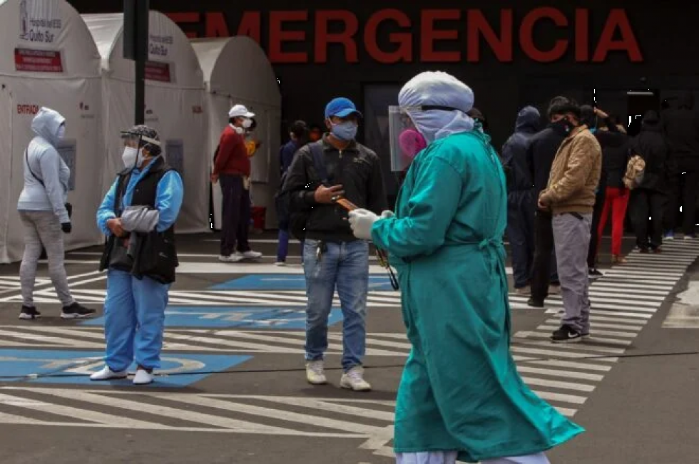 Ecuador impone toques de queda en fines de semana ante aumento de casos de covid-19
