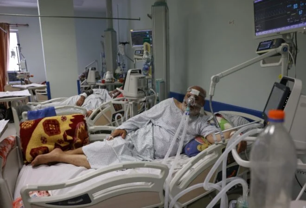 Una unidad de cuidados intensivos de Gaza está desbordada por el coronavirus
