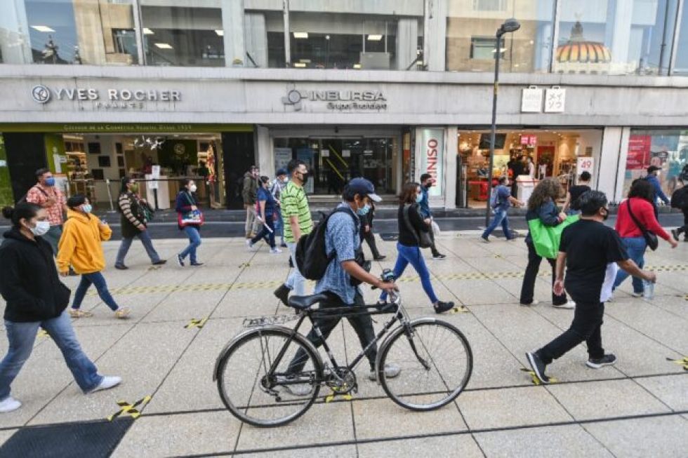 Oficinas privadas reabren en Ciudad de México ante descenso de casos de covid