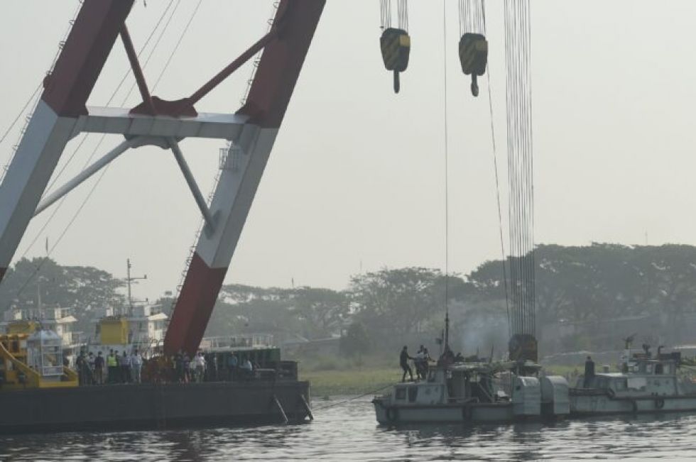 Reportan que hay al menos 26 muertos en un choque de barcos en Bangladés