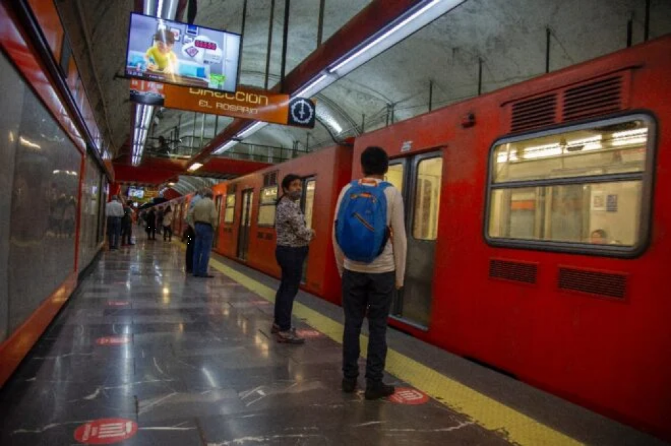 El miedo se apodera de pasajeros tras accidente en metro de Ciudad de México