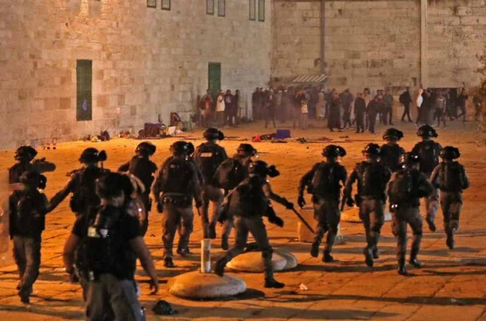 Reportan nuevas protestas previstas en Jerusalén tras choques con más de 200 heridos