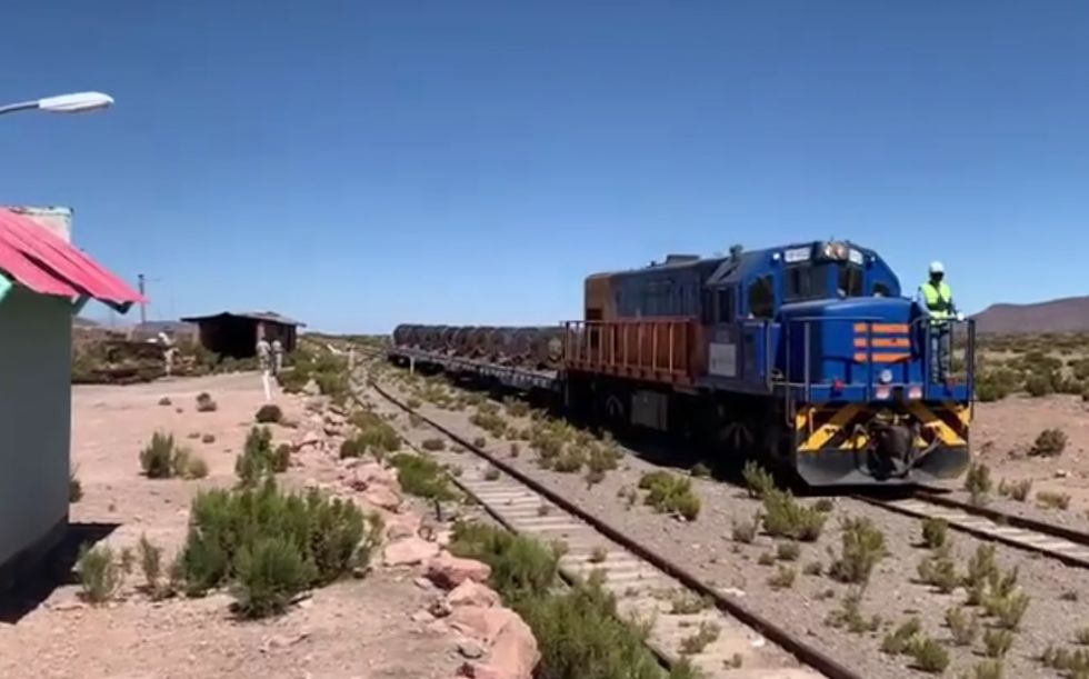 El Gobierno convoca a transportistas para aclarar situación del tramo férreo Arica – La Paz