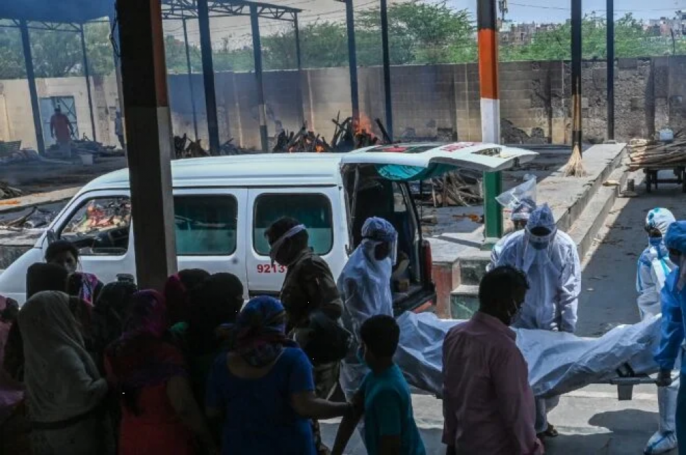 India supera los 250.000 muertos por covid-19 en plena inquietud por variante