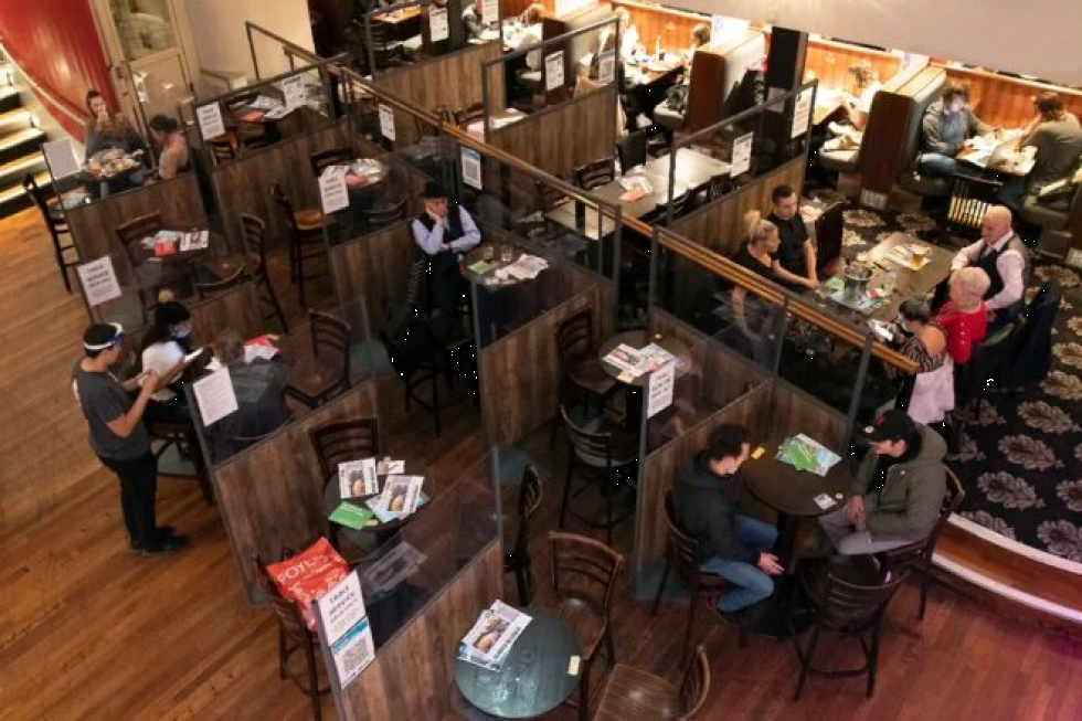 Con el desconfinamiento, restaurantes británicos buscan personal desesperadamente