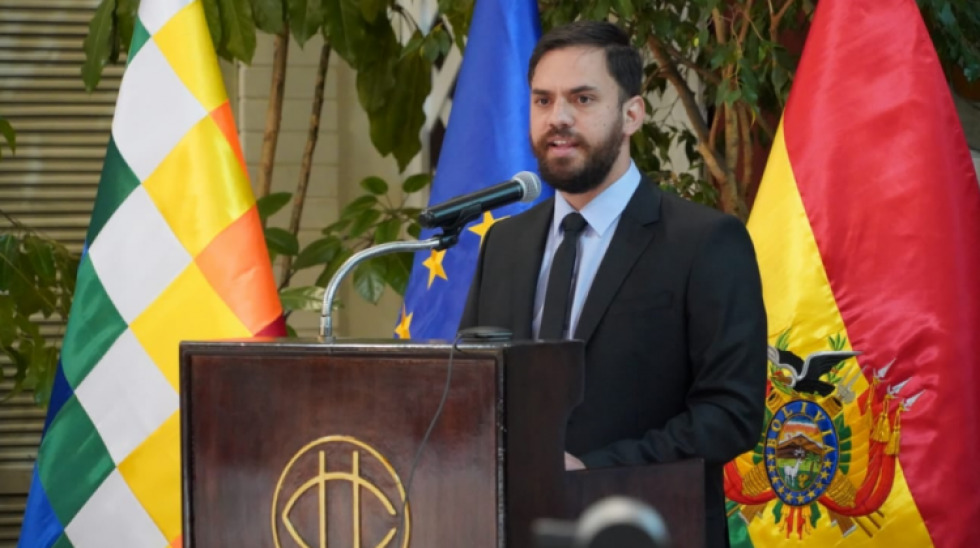 Gobierno culpa a Añez por el incremento de coca excedentaria que habría alcanzado las 32.000 has