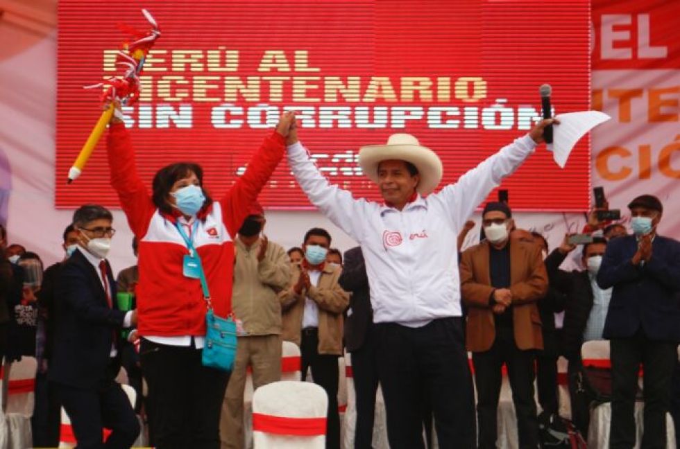 Castillo y Keiko presentan a sus asesores para ganar votos en Perú