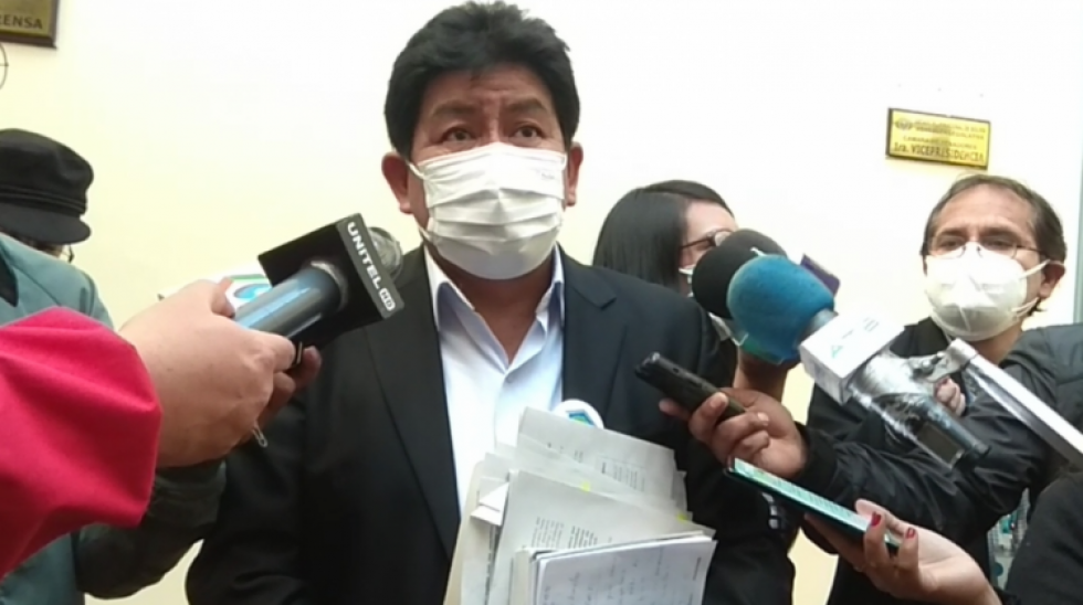 Montaño dice no hubo vuelos ligados al narcotráfico en Chimoré, oposición ve contradicciones