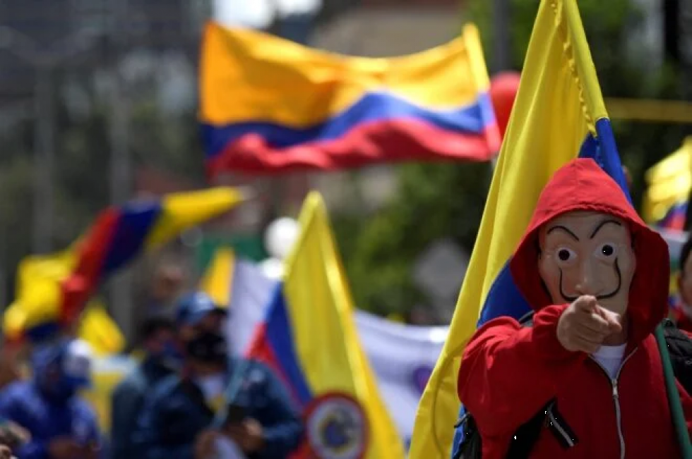 Nuevas protestas anteceden diálogos para superar crisis social en Colombia