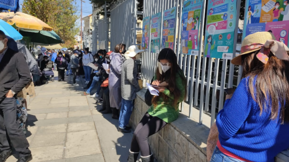 Ministerio de Trabajo fija tolerancia de 2 horas para que funcionarios públicos y privados se vacunen