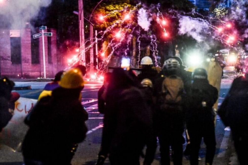 Un bebé y un joven muertos en nuevos focos de protesta en Colombia